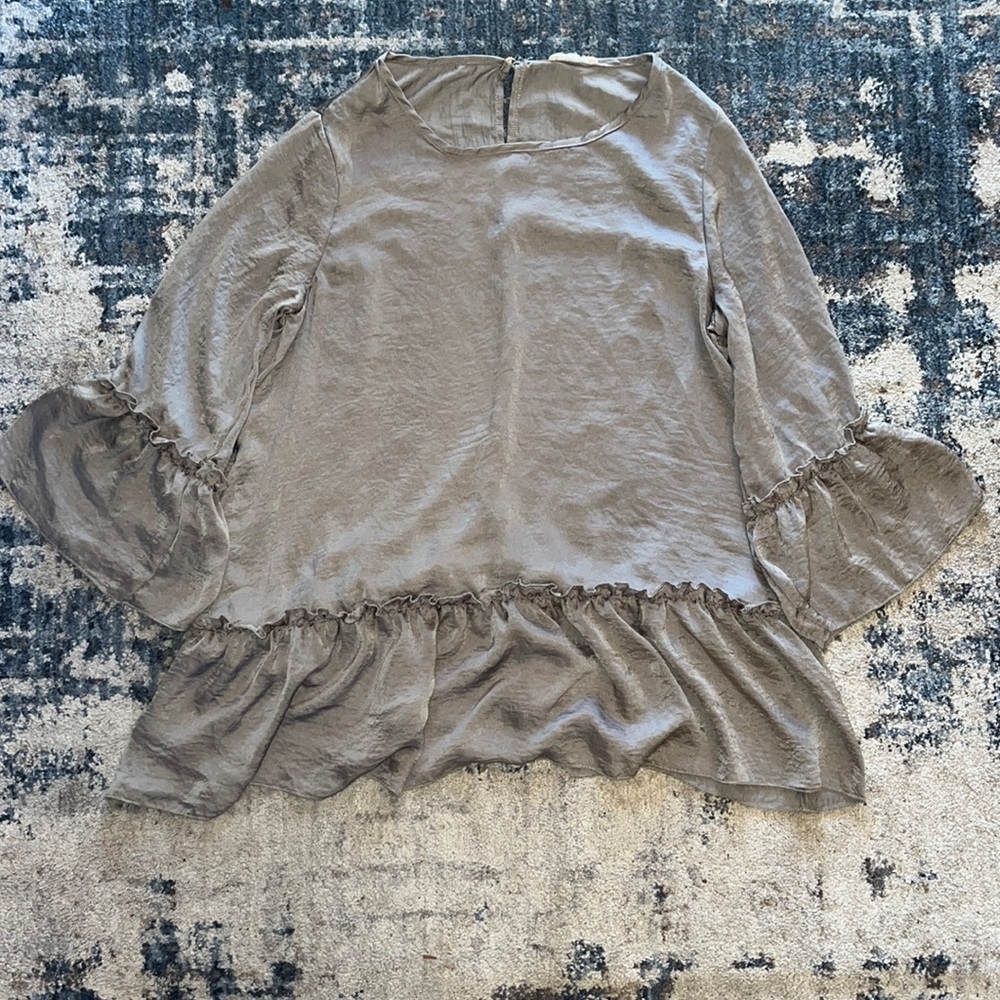 Size Medium Long Sleeve Blouse